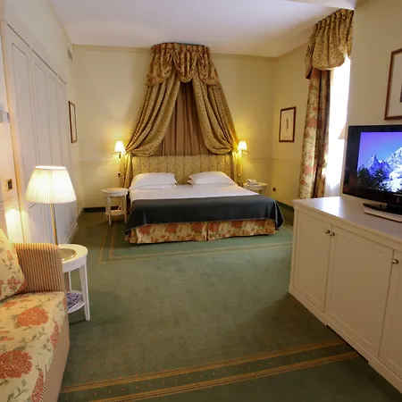 فندق Grand Royal E Golf 5*