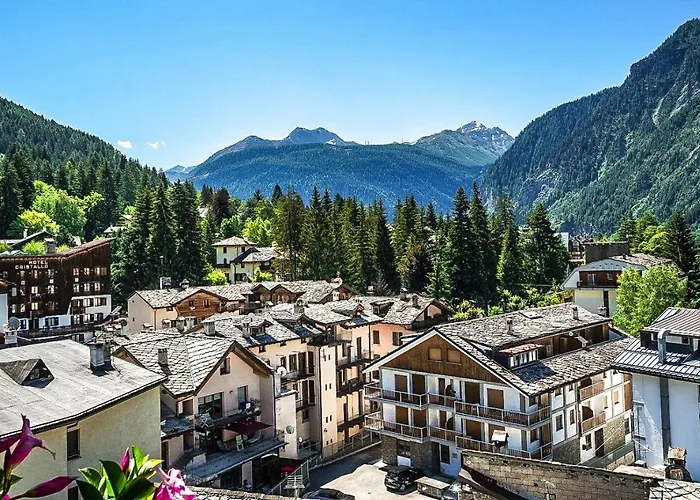 Hotell Grand Royal E Golf Courmayeur