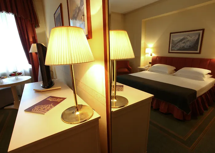 Grand Royal E Golf Hotell 5*