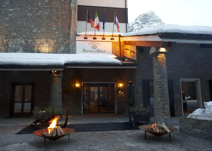 Grand Royal E Golf Hotell