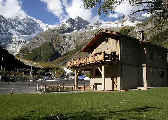 Grand Royal E Golf Hotell 5*