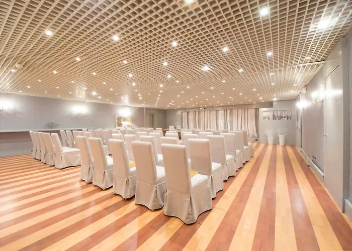 Grand Royal E Golf Hotell